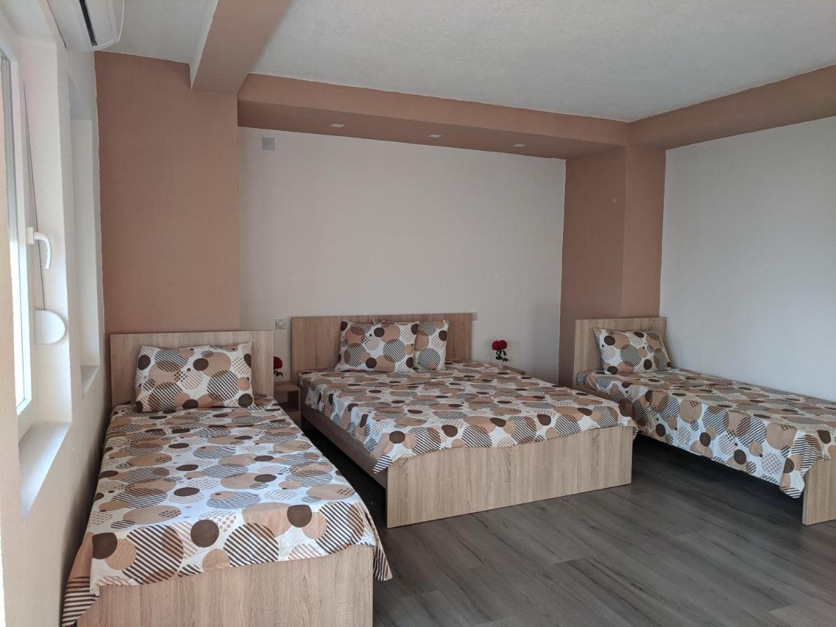 Ajkoski Apartments Pestani Luaran gambar