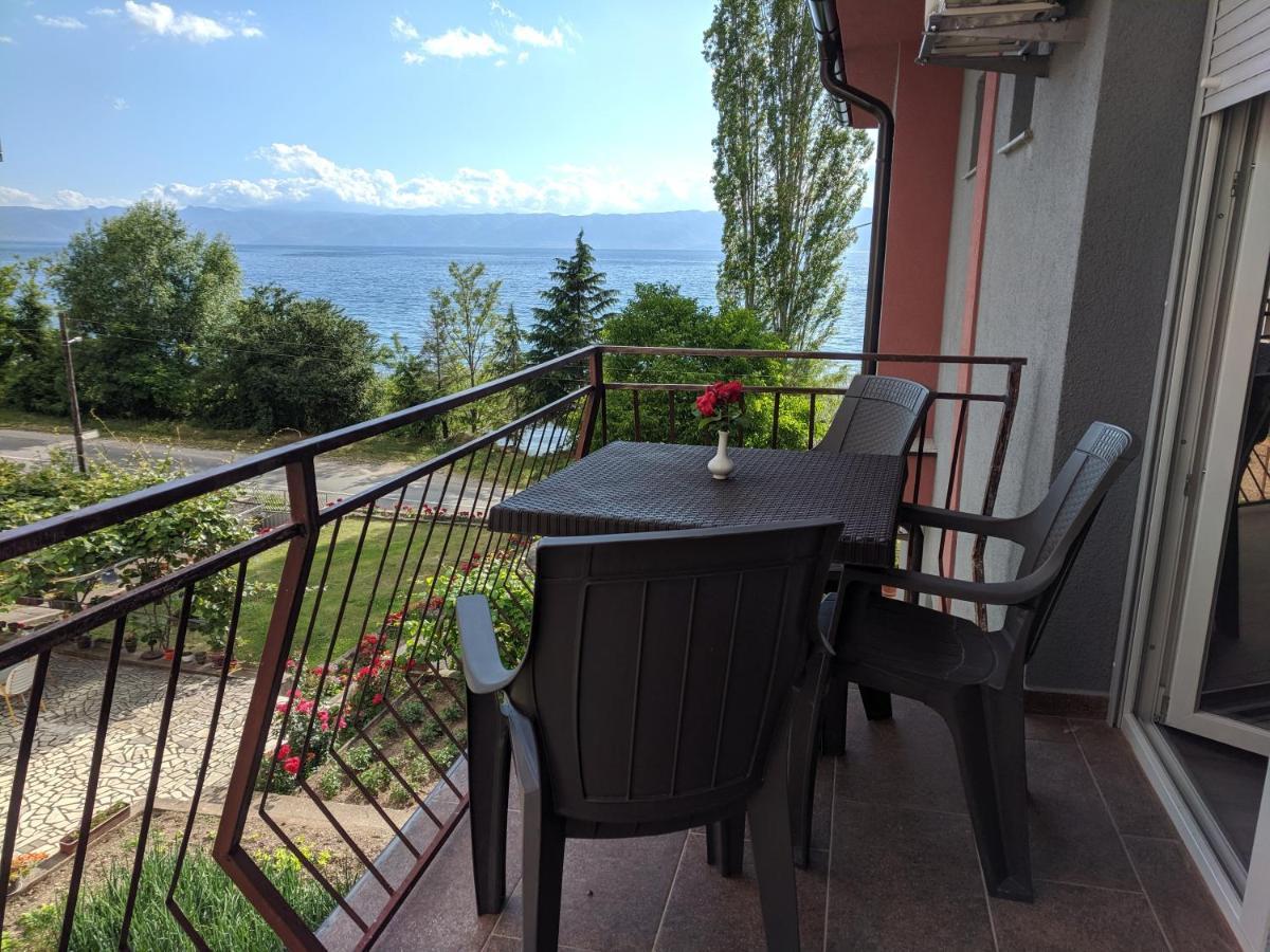 Ajkoski Apartments Pestani Luaran gambar