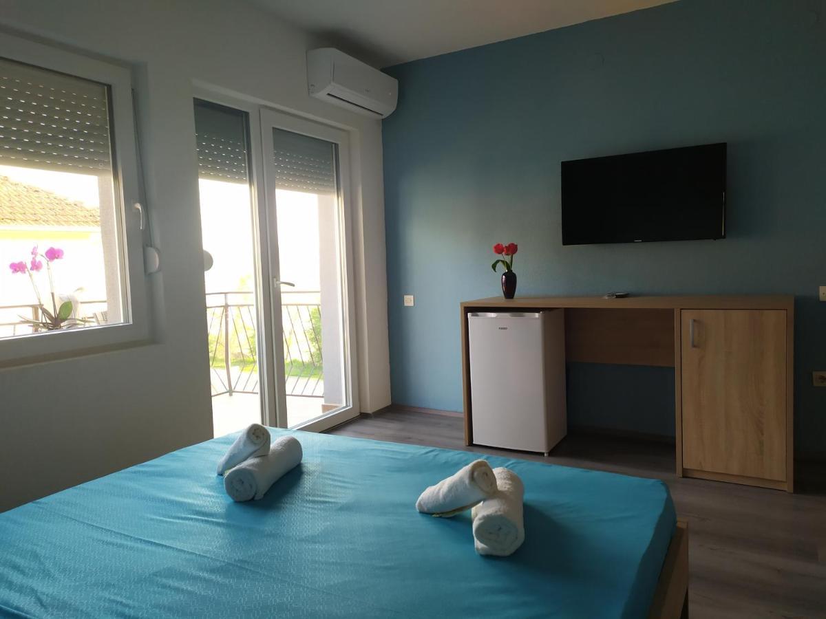 Ajkoski Apartments Pestani Luaran gambar