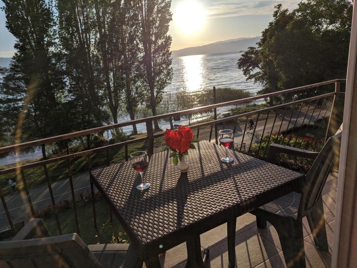Ajkoski Apartments Pestani Luaran gambar