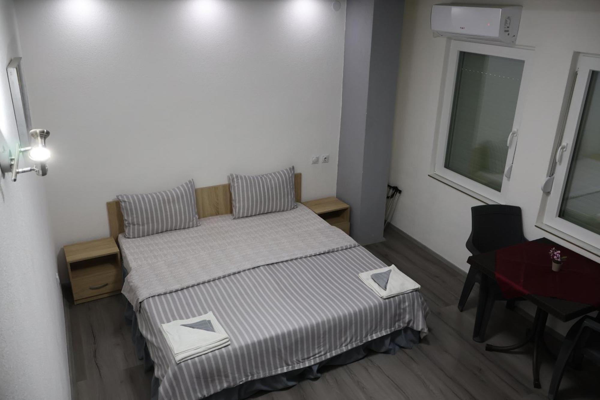 Ajkoski Apartments Pestani Luaran gambar
