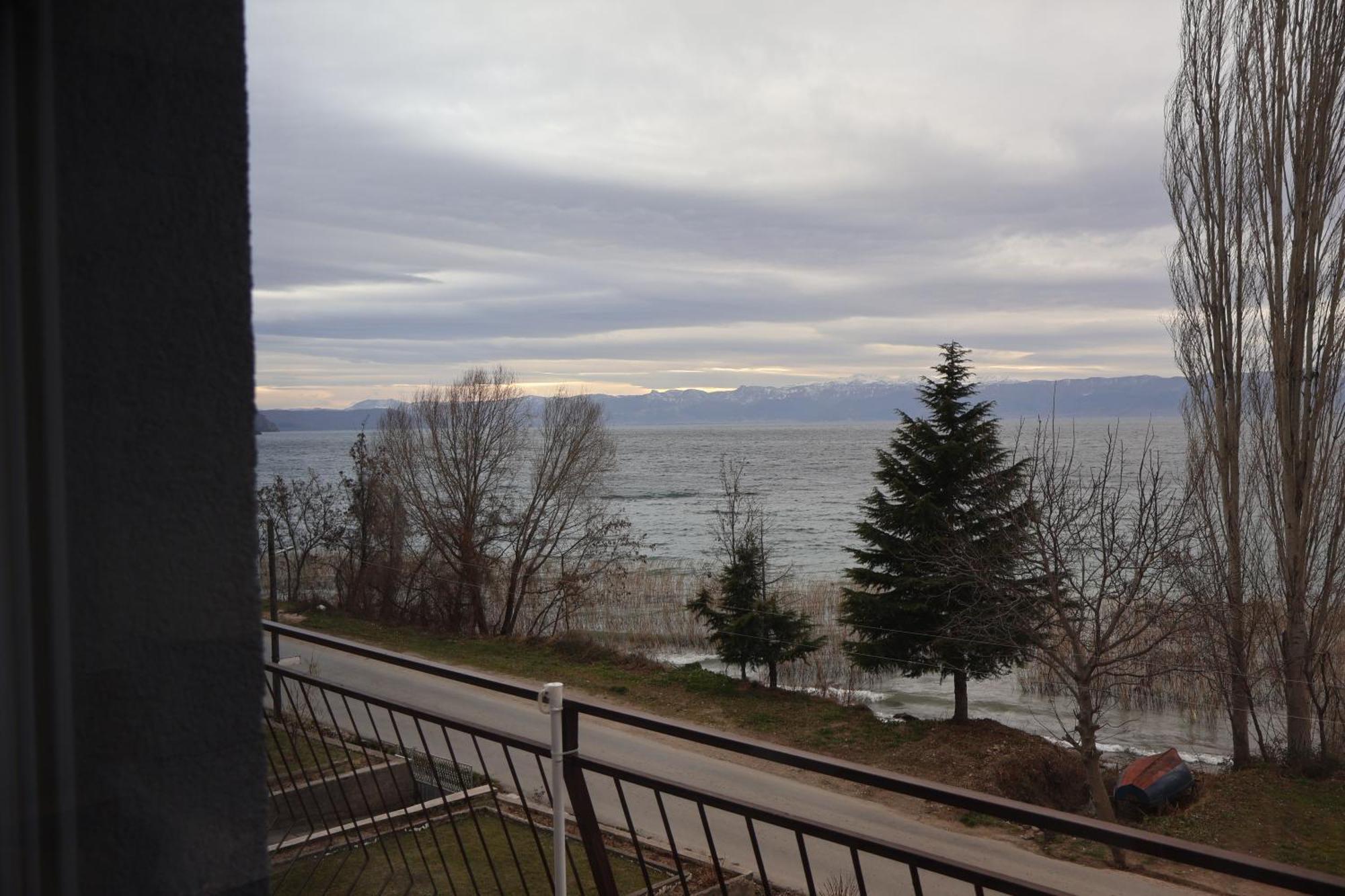Ajkoski Apartments Pestani Luaran gambar