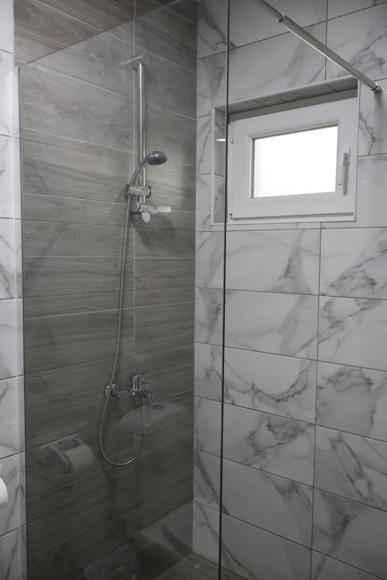 Ajkoski Apartments Pestani Luaran gambar