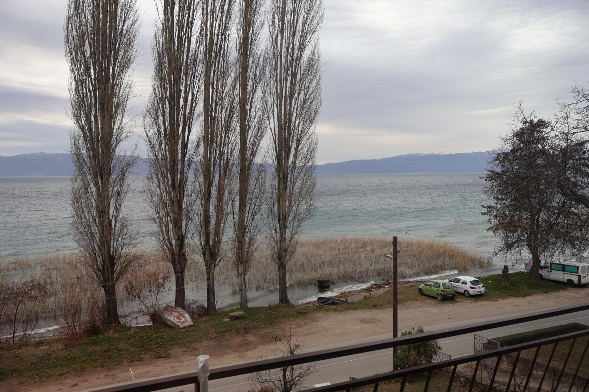 Ajkoski Apartments Pestani Luaran gambar